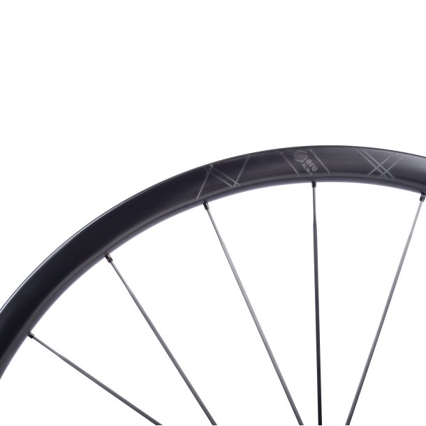ERE GENUS II SL 30-R CARBON DISC WHEELSET SHIMANO HG11 BLACK/BLACK